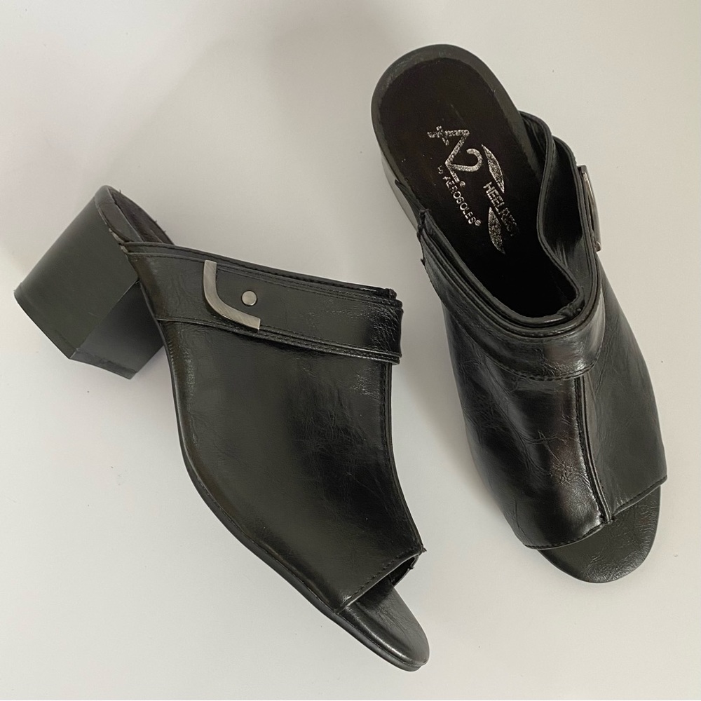 Aerosoles black faux leather open toe mule 7
